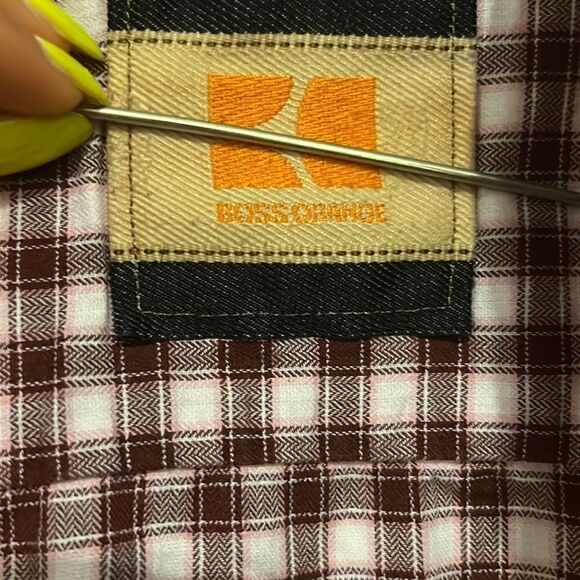 LIKE NEW Purple Plaid BOSS Shirt Size Large - Picture 2 of 4